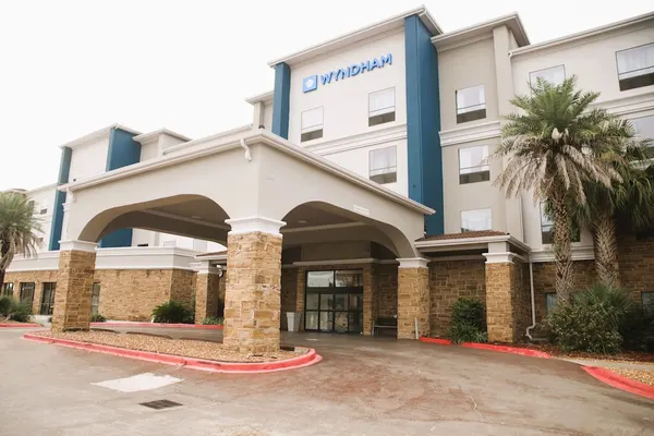 Photo 1 - Wyndham Lake Charles Casino Area