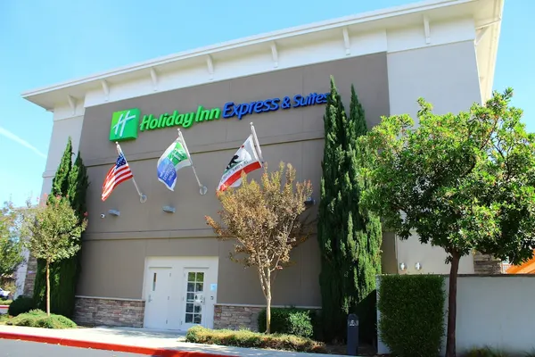 Photo 1 - Holiday Inn Express & Suites Napa American Canyon by IHG
