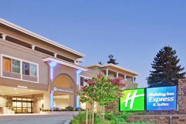Photo 1 - Holiday Inn Express Hotel & Suites Santa Cruz by IHG