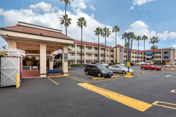 Photo 1 - Quality Inn Lomita - Los Angeles South Bay