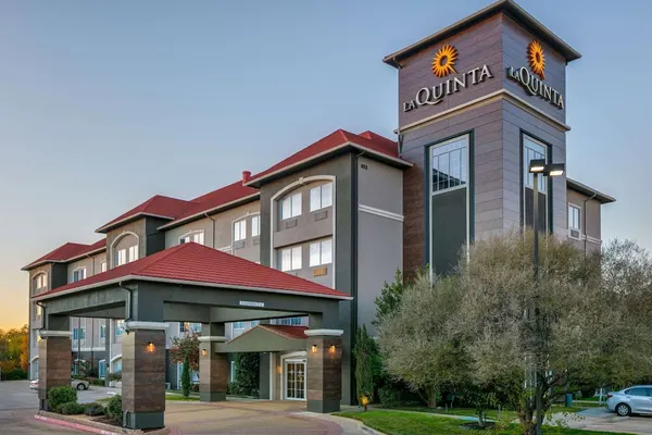 Photo 1 - La Quinta Inn & Suites by Wyndham Fort Worth NE Mall