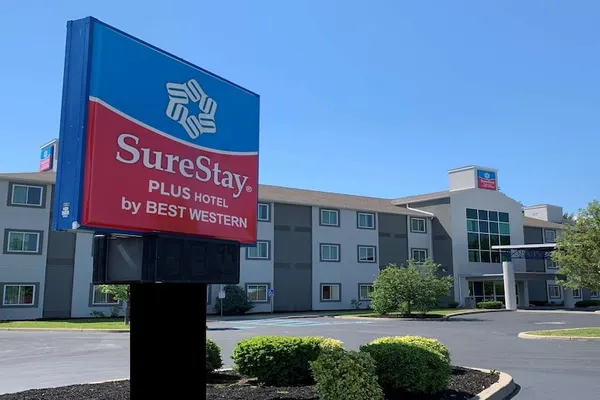 Photo 1 - SureStay Plus Hotel by Best Western Niagara Falls East