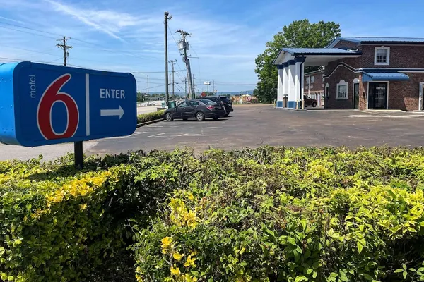 Photo 1 - Motel 6 East Ridge, TN