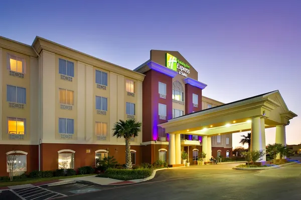 Photo 1 - Holiday Inn Express Hotel & Suites Uvalde by IHG