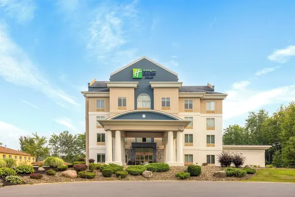 Photo 1 - Holiday Inn Express Hotel & Suites Hamburg by IHG