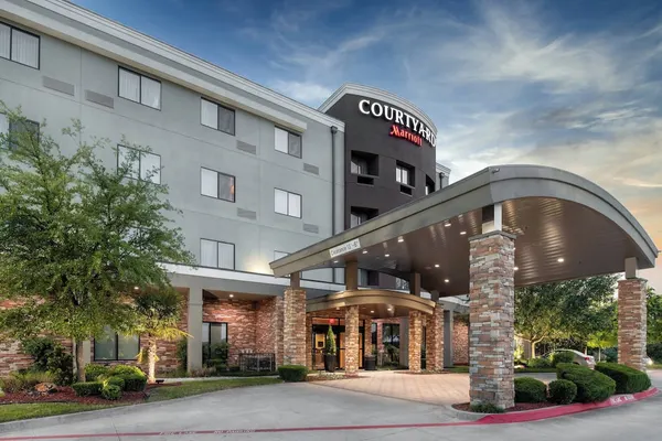 Photo 1 - Courtyard by Marriott Fort Worth West at Cityview