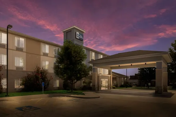 Photo 1 - Best Western Coffeyville Central Business District Inn and Suites