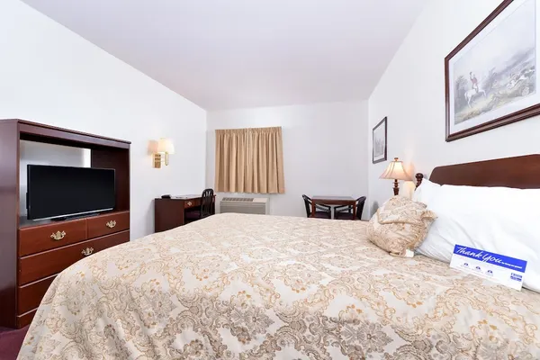 Photo 1 - Americas Best Value Inn Somerville