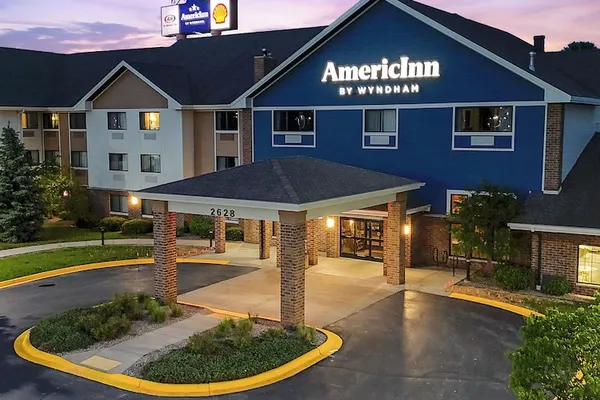Photo 1 - AmericInn by Wyndham Green Bay East