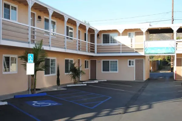 Photo 1 - Viking Motel