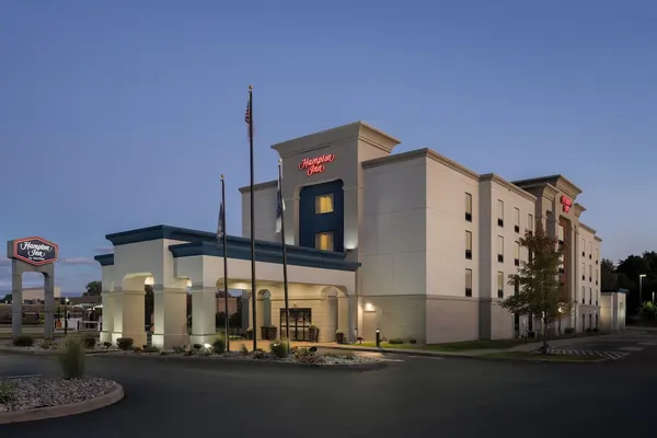 Photo 1 - Hampton Inn Rochester Irondequoit