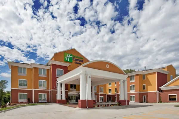 Photo 1 - Holiday Inn Express Hotel & Stes Kansas City Sports Complex, an IHG Hotel