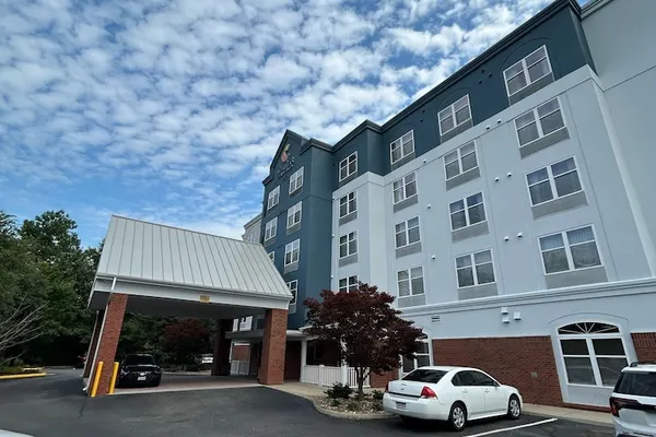 Photo 1 - Comfort Inn & Suites Virginia Beach - Norfolk Airport