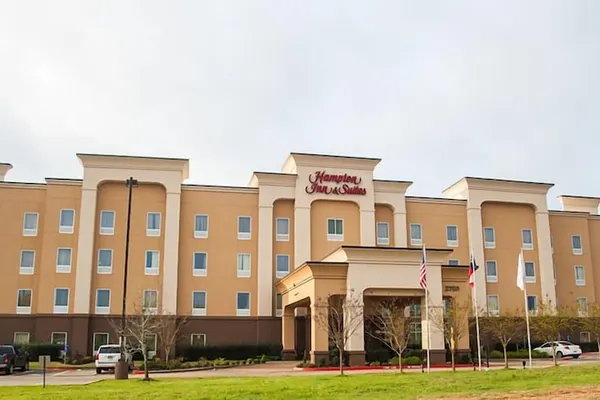 Photo 1 - Hampton Inn & Suites Palestine