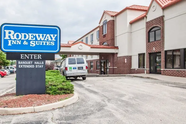 Photo 1 - Rodeway Inn & Suites Milwaukee Airport