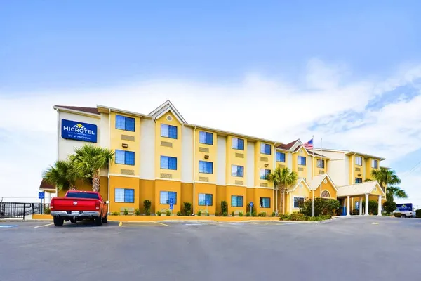 Photo 1 - Microtel Inn & Suites by Wyndham New Braunfels