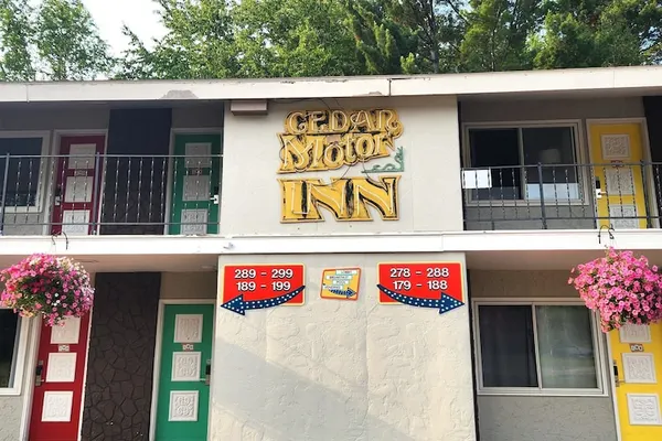 Photo 1 - Cedar Motor Inn