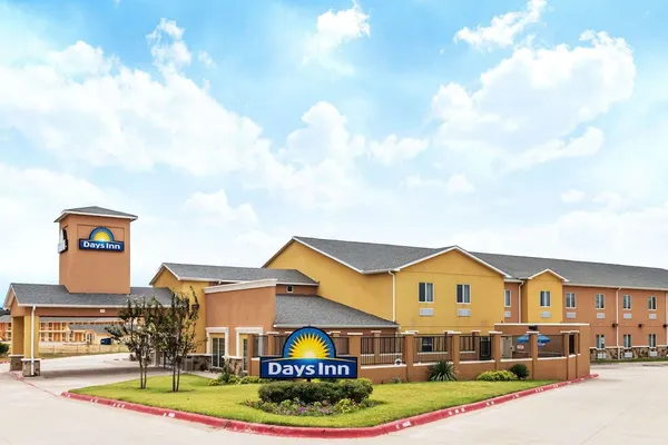 Photo 1 - Days Inn by Wyndham Rockdale Texas