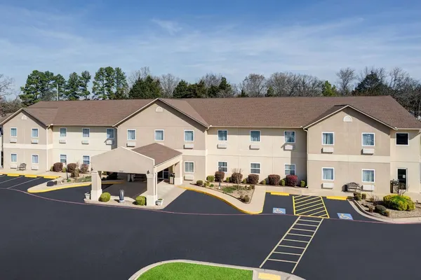 Photo 1 - Days Inn & Suites by Wyndham Cabot