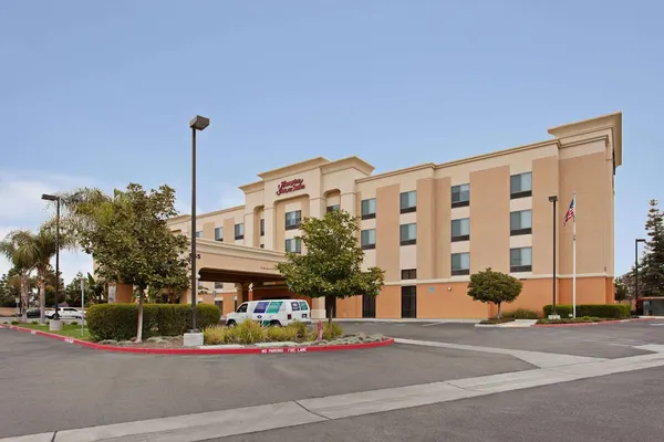 Photo 1 - Hampton Inn & Suites Clovis-Airport North