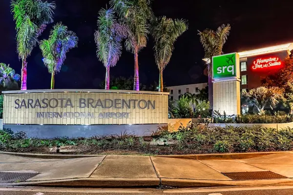 Photo 1 - Hampton Inn & Suites Sarasota/Bradenton-Airport, FL