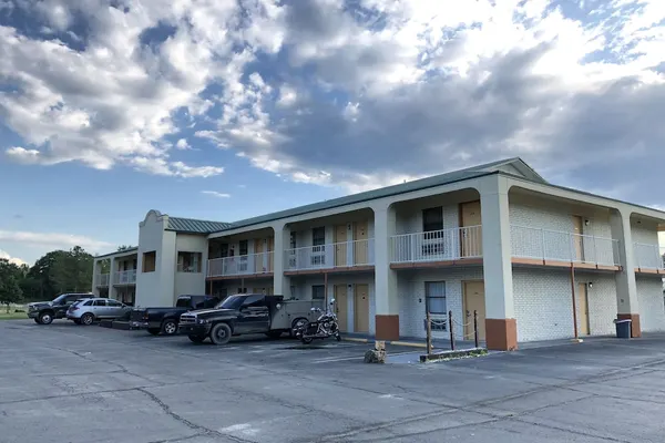 Photo 1 - Travel Inn Hazen