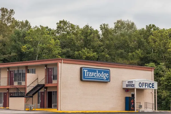 Photo 1 - Travelodge by Wyndham Seymour