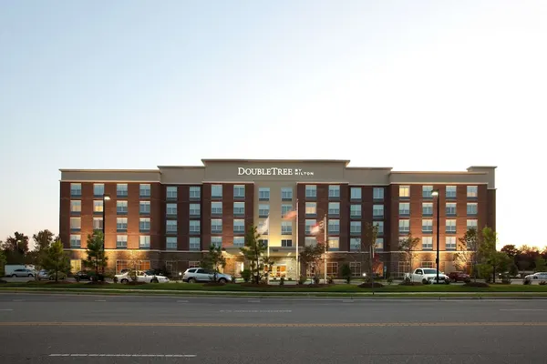 Photo 1 - DoubleTree by Hilton Raleigh - Cary