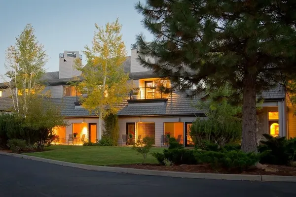 Photo 1 - Pine Ridge Inn
