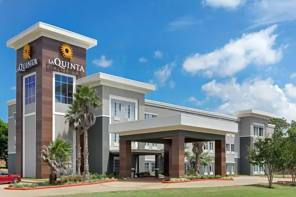 Photo 1 - La Quinta Inn & Suites by Wyndham Jacksonville TX