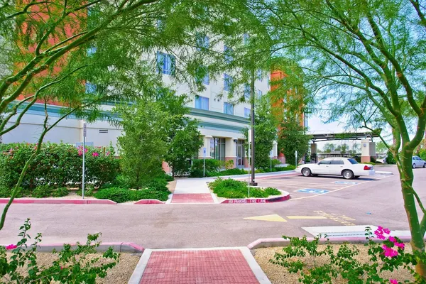 Photo 1 - Holiday Inn Hotel & Suites PHOENIX AIRPORT by IHG