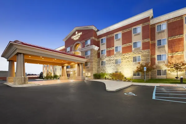 Photo 1 - Country Inn & Suites by Radisson, Dearborn, MI