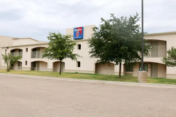 Photo 1 - Studio 6 Lubbock, TX - Medical Center