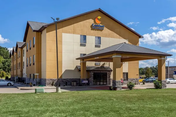 Photo 1 - Comfort Inn & Suites Carbondale University Area