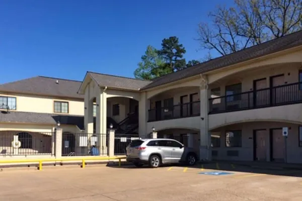 Photo 1 - Motel 6 Tyler, TX