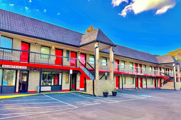 Photo 1 - Travelers Inn Elizabeth City