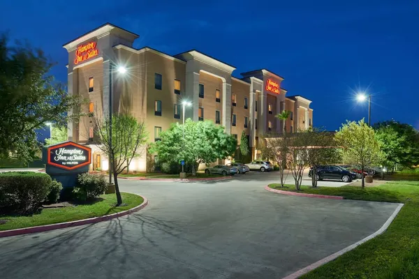 Photo 1 - Hampton Inn & Suites Austin South/Buda