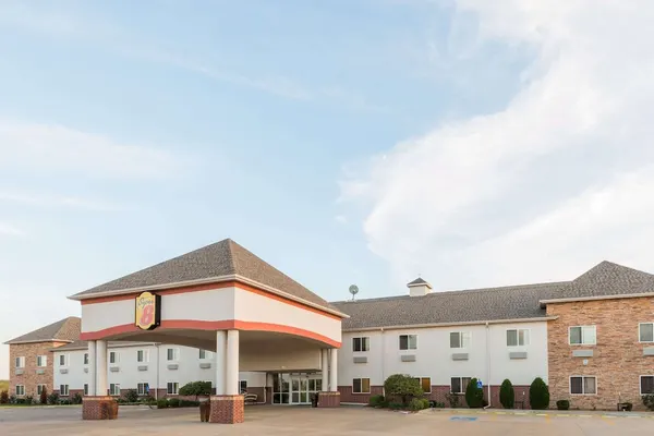 Photo 1 - Super 8 by Wyndham Salina