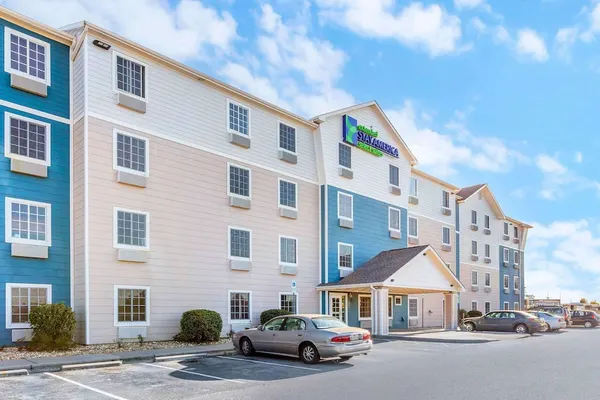 Photo 1 - Extended Stay America Select Suites - Wilmington - West