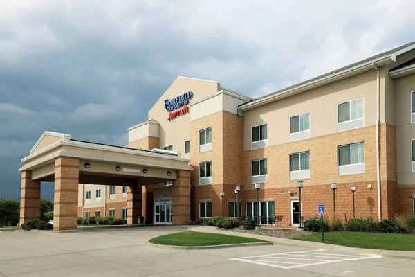 Photo 1 - Fairfield Inn & Suites by Marriott Des Moines Airport