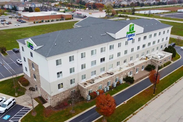 Photo 1 - Holiday Inn Express & Suites Waukegan by IHG