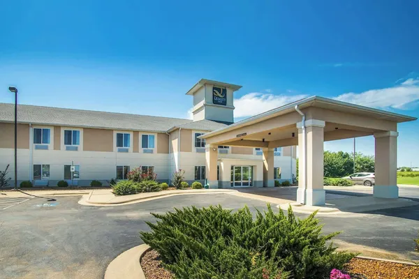 Photo 1 - Quality Inn Parsons North