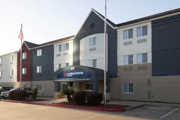 Photo 1 - Candlewood Suites Houston Westchase/ Westheimer., an IHG Hotel