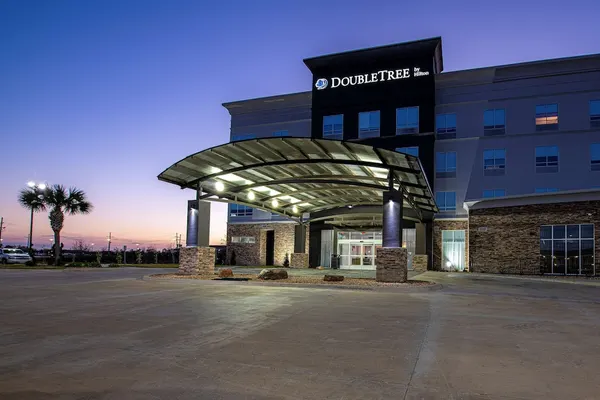 Photo 1 - DoubleTree by Hilton Sulphur Lake Charles