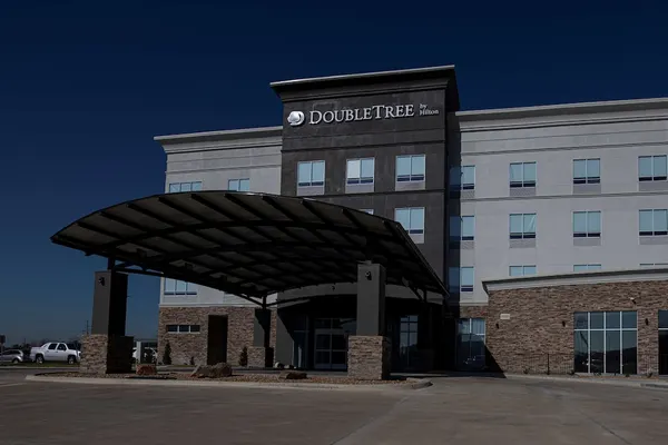 Photo 1 - DoubleTree by Hilton Sulphur Lake Charles