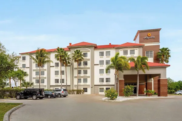 Photo 1 - La Quinta Inn & Suites by Wyndham Ft. Pierce