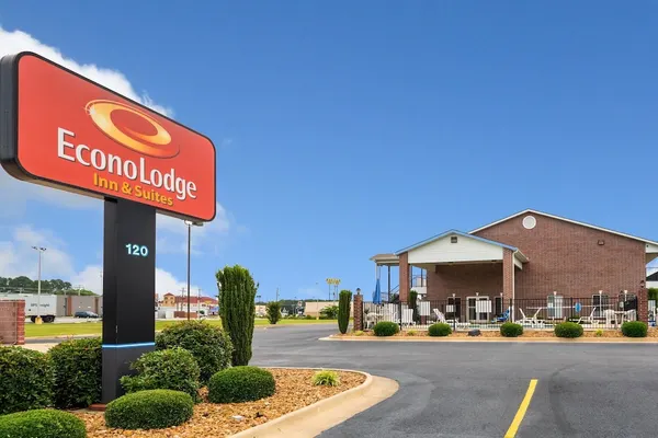 Photo 1 - Econo Lodge Inn & Suites Searcy