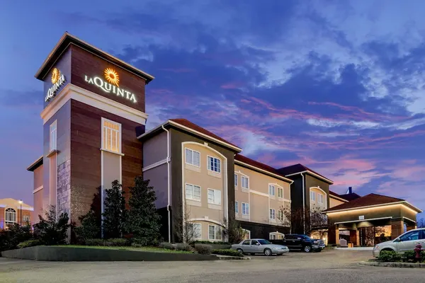 Photo 1 - La Quinta Inn & Suites by Wyndham Vicksburg