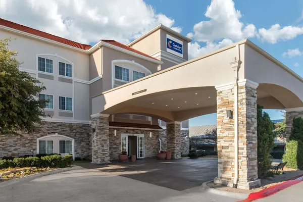 Photo 1 - Comfort Inn & Suites Cedar Hill Duncanville