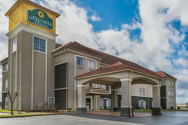 Photo 1 - La Quinta Inn & Suites by Wyndham Canton MS